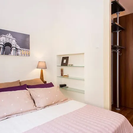 アパート Find Me Alcantara